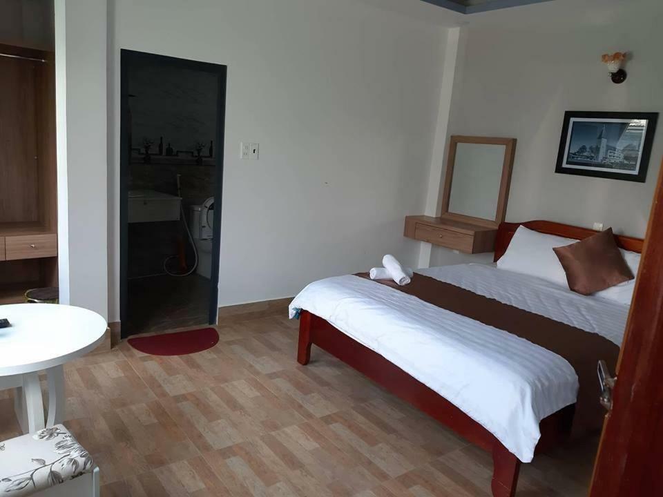 Minh Quan Hotel Далат Екстер'єр фото